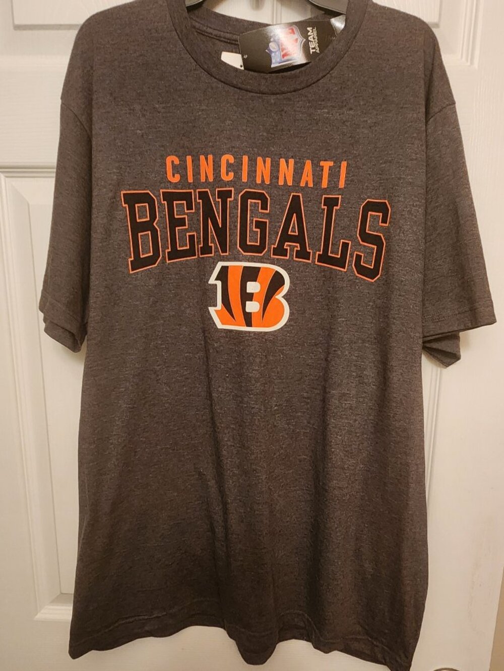 NWT Majestic Cincinnati Bengals Grey Graphic Tee - Men's Size Large